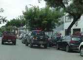 Con doce camionetas, agentes de control metropolitano patrullan Urdesa, que tiene la primera Estación de Atención Segura (EAS) de la ciudad.