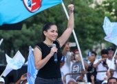 Fotografía del 2 de abril de 2025 de la candidata del correísmo a la Presidencia de Ecuador, Luisa González.