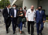 Abdalá Bucaram, acompañado en el 2021 de sus abogados, entre estos Cristian Romero, ahora prófugo por el caso Metástasis.