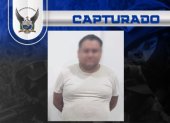 Policía aprehende a dos integrantes del GAO "Los Lobos" implicados en robo a local comercial en Pisulí