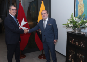 El embajador Petrus Fernandini y Bohlin con el anfitrión, Ricardo Ortega Maldonado, consejero de la Soberana Orden de Malta.