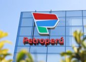 El logo de Petroperú en uno de sus edificios.