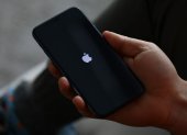 El iOS es el sistema operativo móvil desarrollado por Apple para sus dispositivos, como iPhone.