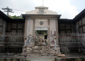 Inseguridad. Consumidores de droga se han tomado varias áreas del anfiteatro Julián Coronel desde hace varios meses.