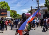 Personas participan el 2 de abril de 2025 en una manifestación en la que exigen a las autoridades medidas para hacer frente a la creciente ola de violencia en Puerto Príncipe (Haití).
