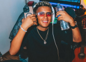 Jombriel, el joven talento ecuatoriano que conquista el Top Global de Spotify con su éxito "Vitamina".