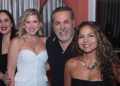 Luisa de Torres, Monina Montgomery, José Luis Torres y Ericka Segale,