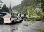 La autopista General Rumiñahui, en Quito, se mantiene cerrada, este domingo, 27 de abril de 2025, luego del deslizamiento que dejó una persona fallecida.