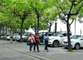Puerto Santa Ana es una zona comercial y turística donde continúa la construcción de edificios.