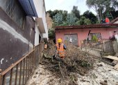 Cuatro viviendas de la zona de Miraflores están afectadas por el deslizamiento de un talud.