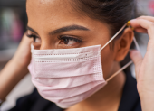 El uso de la mascarilla vuelve a cuatro provincias de Ecuador por disposición oficial.