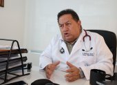 Washington Alemán es médico clínico infectólogo con más de 30 años de experiencia.