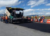 Las intervenciones en la pista del aeropuerto ubicado en Tababela continúan.