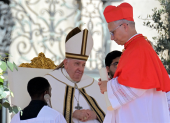 Foto archivo. El papa Francisco eleva a cardenal al prefecto estadounidense del Dicasterio para los Obispos, Robert Francis Prevost.