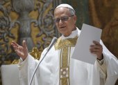 El papa León XIV durante la misa de este viernes en la Capilla Sixtina.