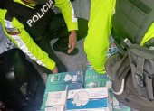 Operativo. La policía encontró varias cajas de mascarillas caducadas.