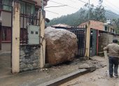 Una gran roca cayó sobre una vivienda ubicada en la vía Cuenca- Momleturo- El Empalme en la zona de la parroquia Sayausí.