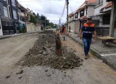 Loja- En lo alto del norte de la ciudad de Loja, la Ciudadela Electricista Alto se mantiene en pie gracias a la resiliencia de sus moradores, quienes han enfrentado durante años graves carencias en servicios básicos, infraestructura y seguridad. La comunidad, organizada y vigilante, alza la voz no solo para denunciar su realidad, sino también para solicitar una intervención más profunda y sostenida por parte de las autoridades.ag-externos