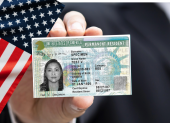 No renovar la Green Card puede traer problemas legales y limitar trámites migratorios