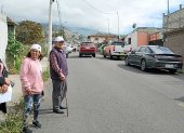 Por donde pasaría la calle es en medio de dos propiedades.
