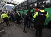 Control. Tras el asalto a una unidad de transporte, la Policía desplegó un operativo en el sector de El Cebollar, en el ingreso a la parroquia oriental.