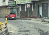 Los baches se registran en varios lugares de la zona urbana de Latacunga.