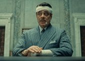 Benicio del Toro interpreta al excéntrico magnate Zsa-Zsa Korda, envuelto en intrigas y estética surrealista en la nueva obra del director Wes Anderson.