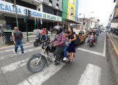 Los vehículos motorizados colapsan el tráfico y las ciclovías.