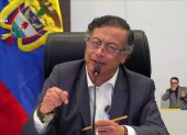 Captura de video tomado de la Presidencia de Colombia del presidente colombiano, Gustavo Petro, durante una alocución sobre del atentado contra Miguel Uribe Turbay este sábado, en Bogotá (Colombia). Petro afirmó que su Gobierno no escatimará esfuerzos para descubrir a los mandantes del atentado en el que fue gravemente herido el senador y precandidato presidencial uribista Miguel Uribe Turbay.EFE/ Presidencia de Colombia /SOLO USO EDITORIAL/ SOLO DISPONIBLE PARA ILUSTRAR LA NOTICIA QUE ACOMPAÑA (CRÉDITO OBLIGATORIO)