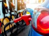 Los precios de las gasolinas en Ecuador se ajustan el 12 de cada mes.