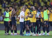 Jugadores de Ecuador luego del empate 0-0 ante Brasil en el estadio Monumental.