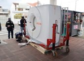 El tomógrafo fue instalado en el hospital del IESS, en presencia de las autoridades.