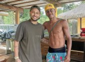 Lamine Yamal (d) conoció a su ídolo Neymar en Brasil.
