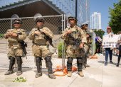 Miembros de la Guardia Nacional durante una protesta en Los Ángeles (EE.UU.).