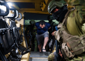 Alias Fito fue trasladado bajo fuerte resguardo militar al Centro de Rehabilitación Social La Roca, en Guayaquil.