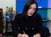 Daniella Reyes Rubio, mujer trans, trabaja en la Asamblea. Es ejecutora de gestión en la unidad de bienes y existencias.