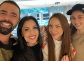Érika Vélez con sus amigos Ronald Farina, Pamela Cortés y Fiorella Solines.