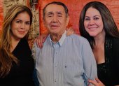 Denisse Molina junto a  su padre y hermana.