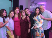 Karina de Bowen, Jessica Córdoba, Angelita Andrade, Elbita Álvarez,  Iván Andrade, Frecia Plaza y Fernando Andrade.