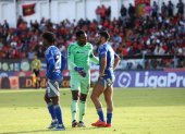 Jugadores de Emelec expresan la inconformidad de los malos resultados.
