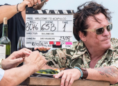 El actor Michael Madsen, recordado por sus trabajos bajo la dirección de Quentin Tarantino, nació  25 de septiembre de 1957, enChicago, y falleció el 3 de julio de 2025, en Malibú.