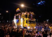 MADRID, 05/07/2025.- Un momento de la gran marcha del Orgullo 2025 en su recorrido hoy sábado por las calles de Madrid en la que participan más de 40 carrozas con música y un ambiente festivo. EFE / Borja Sánchez-Trillo.