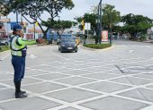Los vehículos ya cruzan por la intersección divergente tipo diamante ubicada en la avenida Isidro Ayora, en el norte de Guayaquil.
