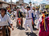 En la Toma de la plaza de Puembo participarán danzantes de cuatro barrios.