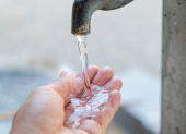 Deslizamiento en La Mica deja sin agua a 6 parroquias del sur de Quito.