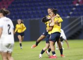 El festejo de Emily Arias tras marcar el segundo gol de Ecuador.