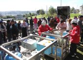 Medida. Personal de la Cruz Roja realizó pruebas de funcionamiento previo a la instalación de la planta potabilizadora de agua potable.