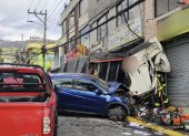 Camión con multas previas provoca choque múltiple en avenida Legarda, norte Quito
