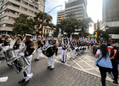Guayaquil celebra con desfiles y eventos. La sesión reúne a cientos de ciudadanos.