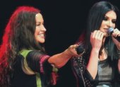 Alanis Morissette invitó a Laura Pausini a interpretar “Ironic”.